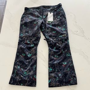 🏂NWT Women’s Oakley Multi-Colored Snowboard Pants🏂
